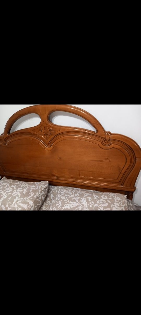 Vendo cama casal com estrado s/ colchão em castanho
