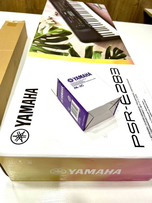 Синтезатор Yamaha PSR-E283 + стійка, блок живлення