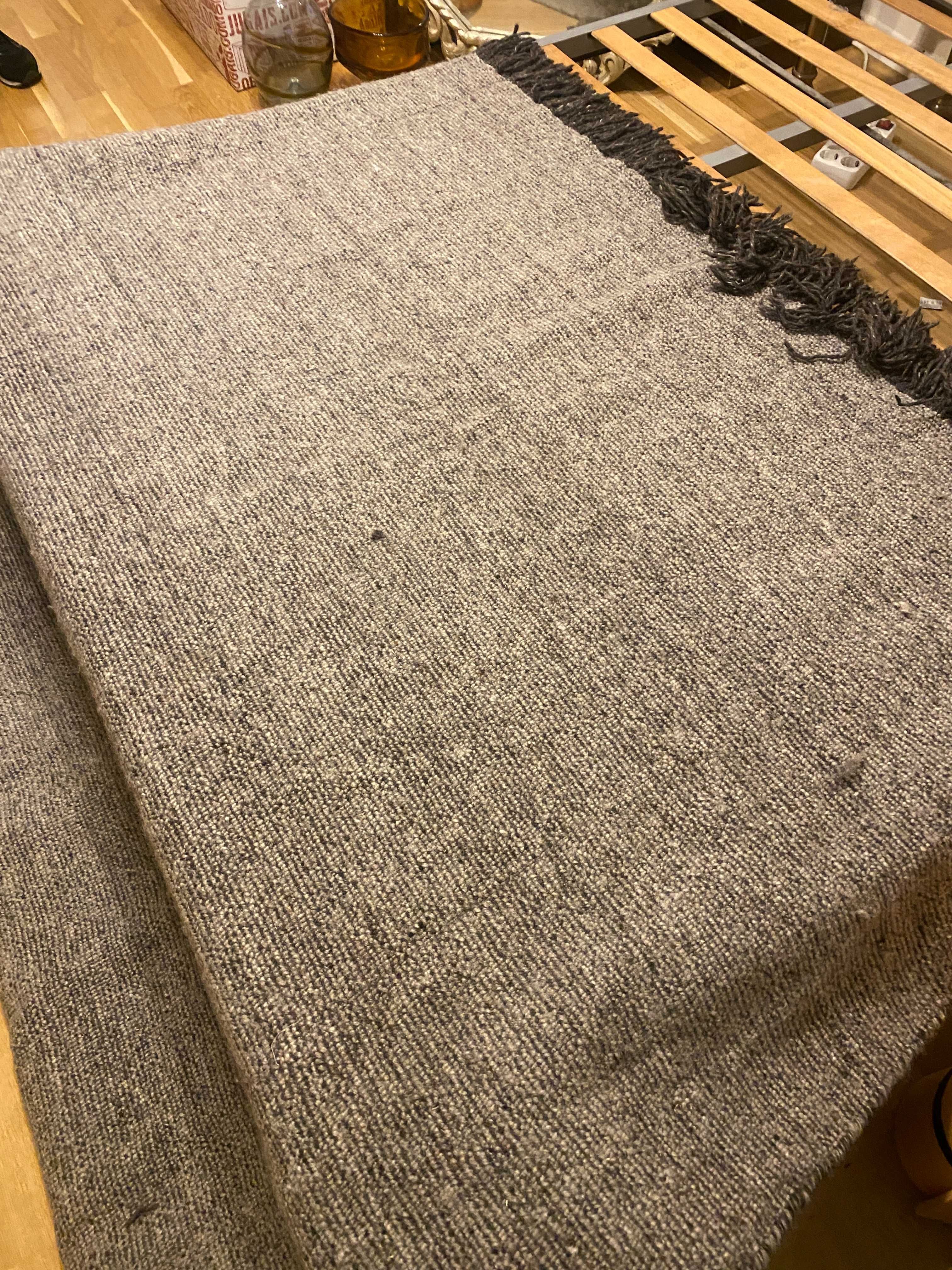 Carpete lã cinzenta