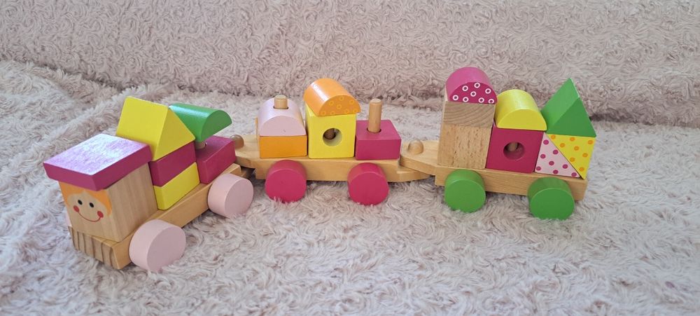 drewaniany pociąg lokomotywa zabawka