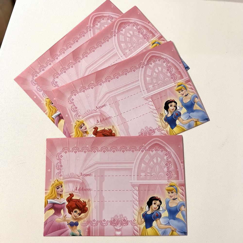 Набор бумаги A4 и конвертов с принцессами Disney