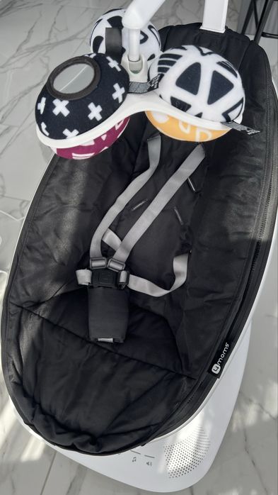 Mamaroo 5.0 заколисуючий центр 4 moms качеля