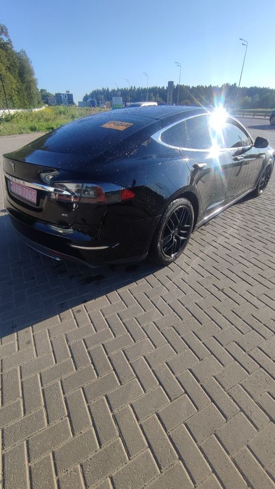 Tesla model S P85D 2014