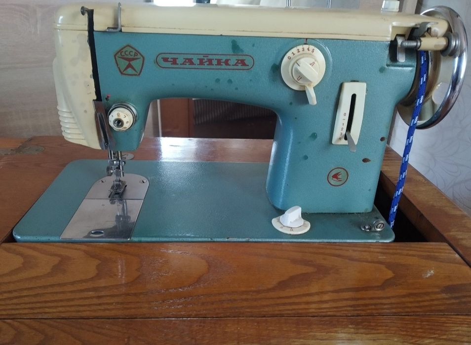 Швейная машина Чайка
