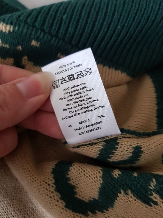 Новорічний светр розмір XL фірма Avenue