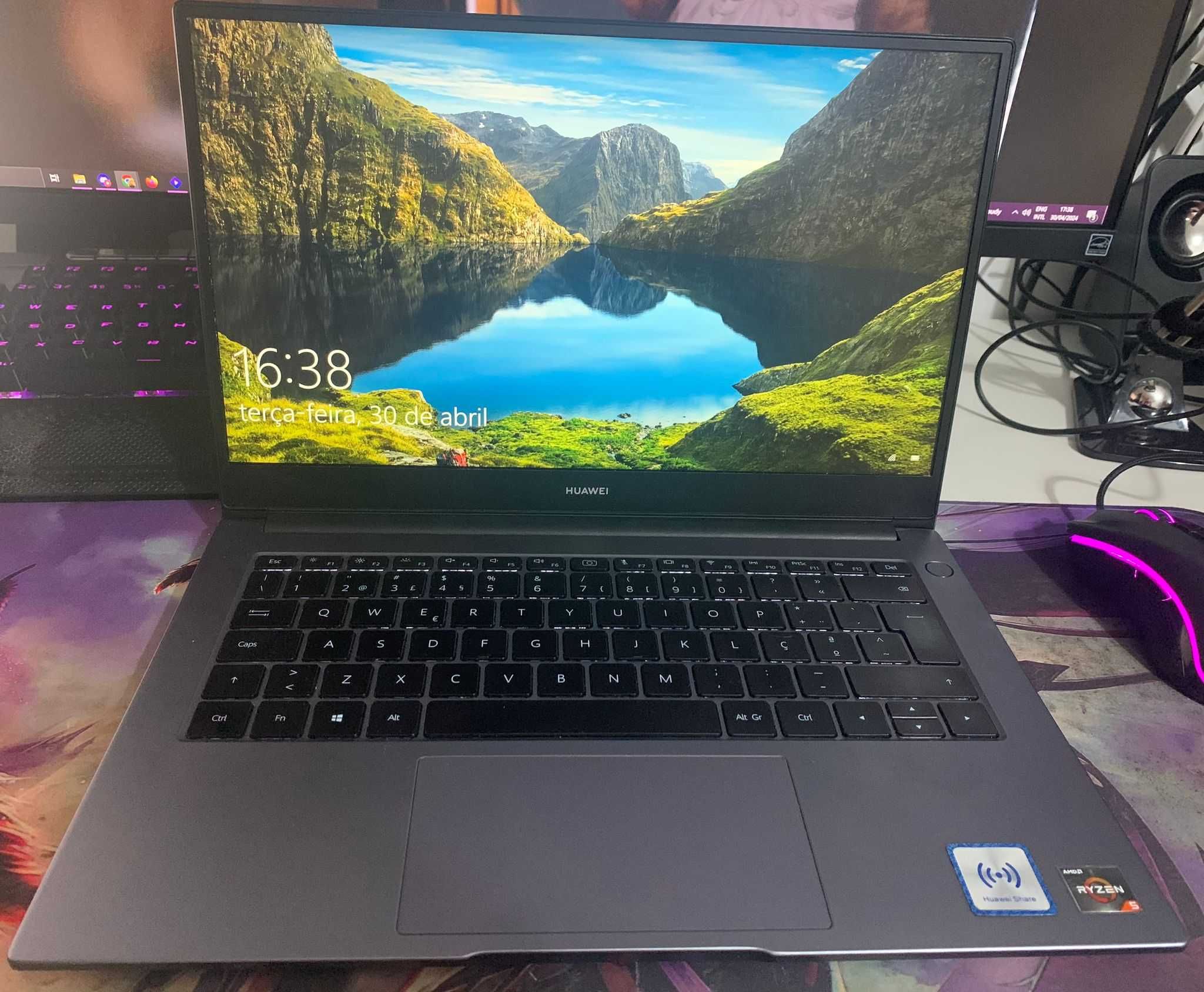 Huawei matebook d14 amd ryzen 5 8 gb ram 512 ssd