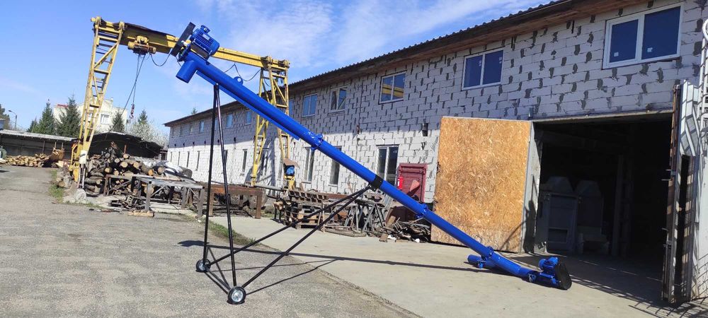 Погрузчик зерна, шнек с подборщиком. Навантажувач з підбирачем