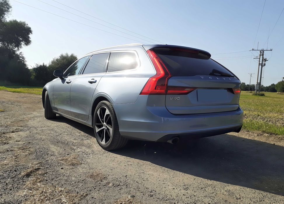 Volvo V90      2017