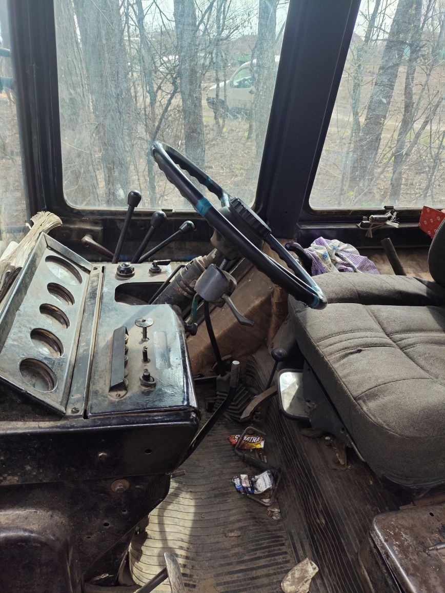 МТЗ 82 на повному ходу