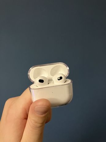 Apple AirPods 3.