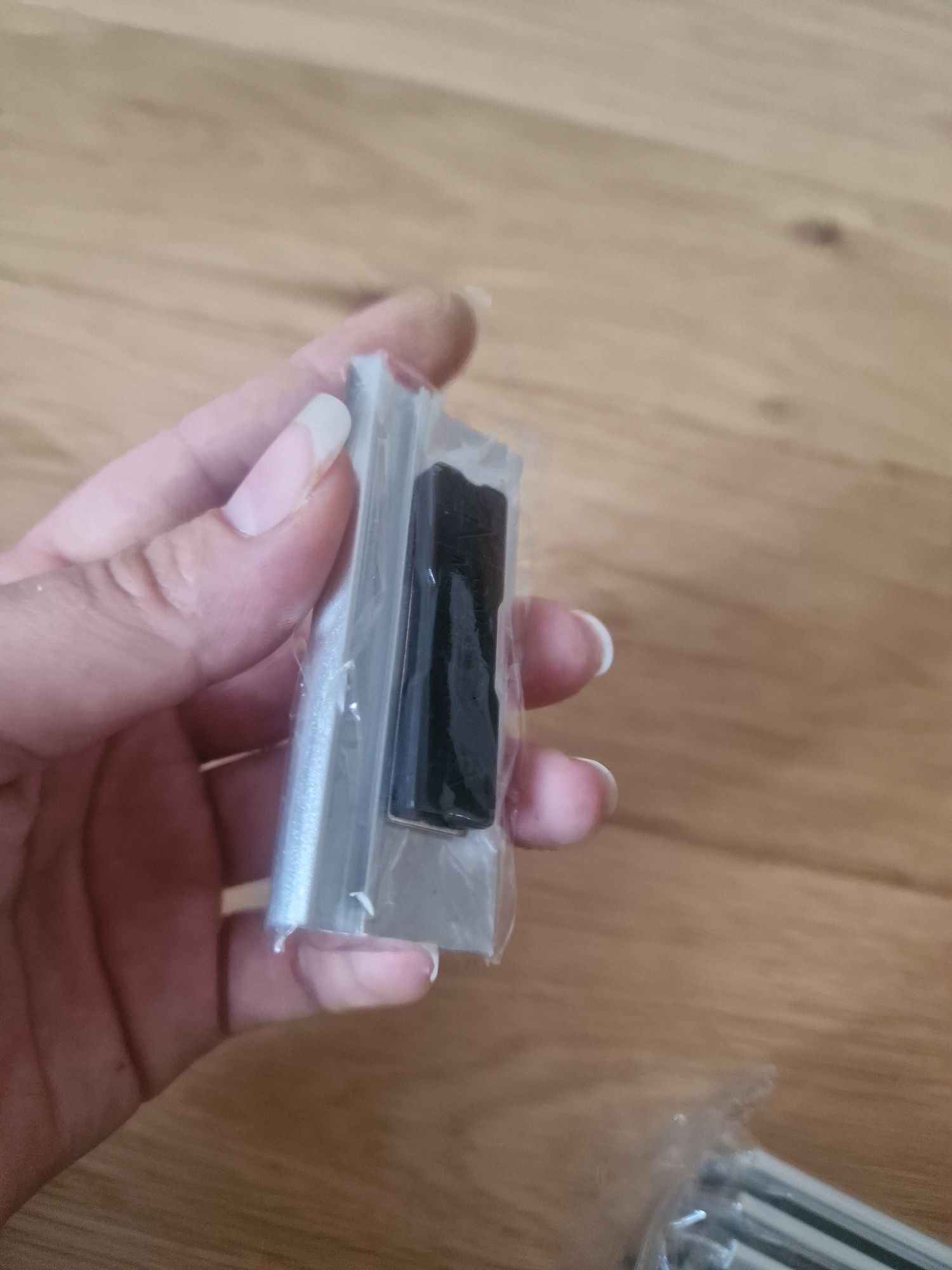 20 identyfikator magnetyczny aluminiowy NOWE