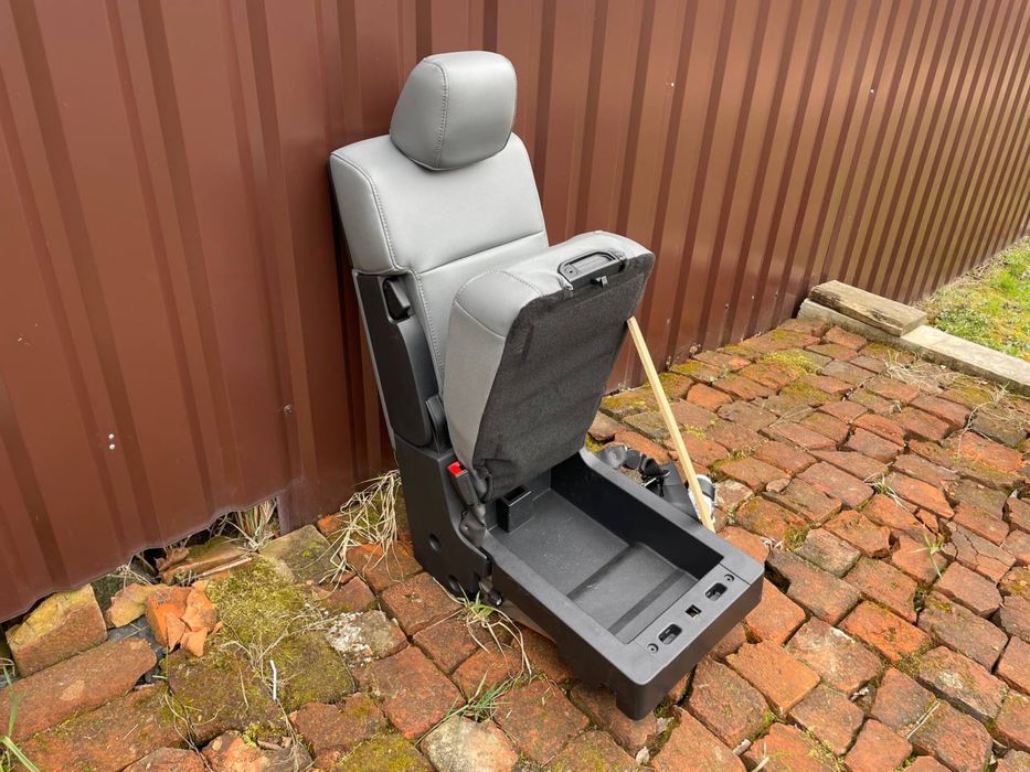 Сидіння в автобус додаткове сиденья в маршрутку бардачок підлокітник