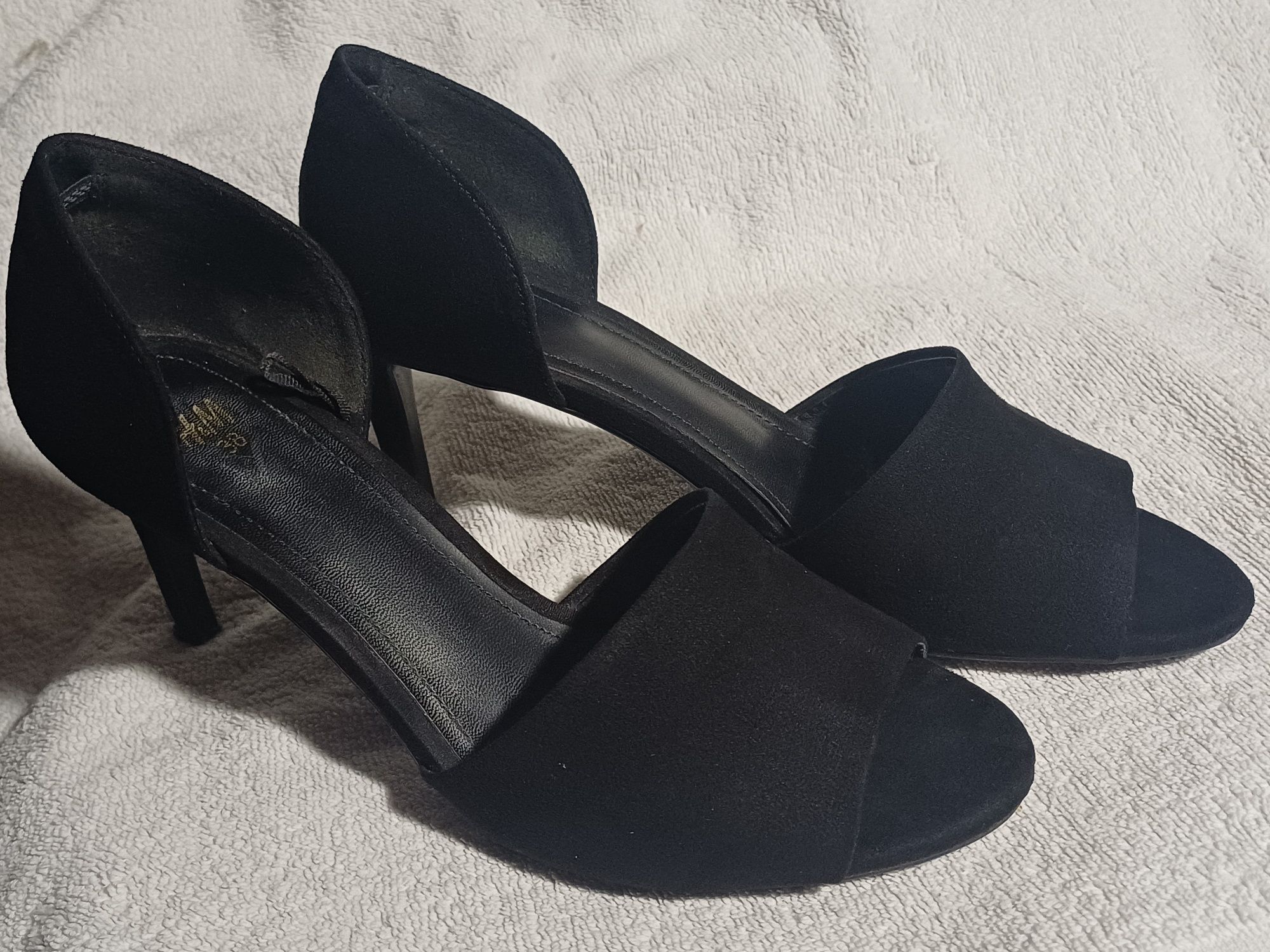 Sapatos pretos H&M
