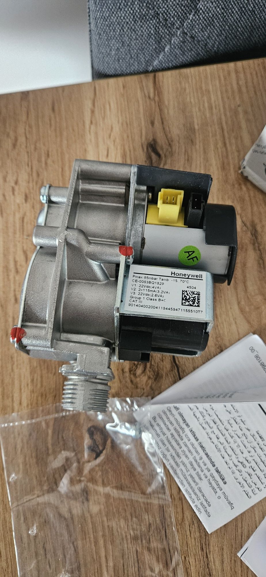 Blok gazowy Honeywell VK8515M 4504 Vaillant zawór