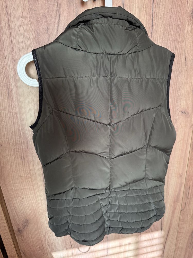 Bezrękawnik S oliwka khaki C&A