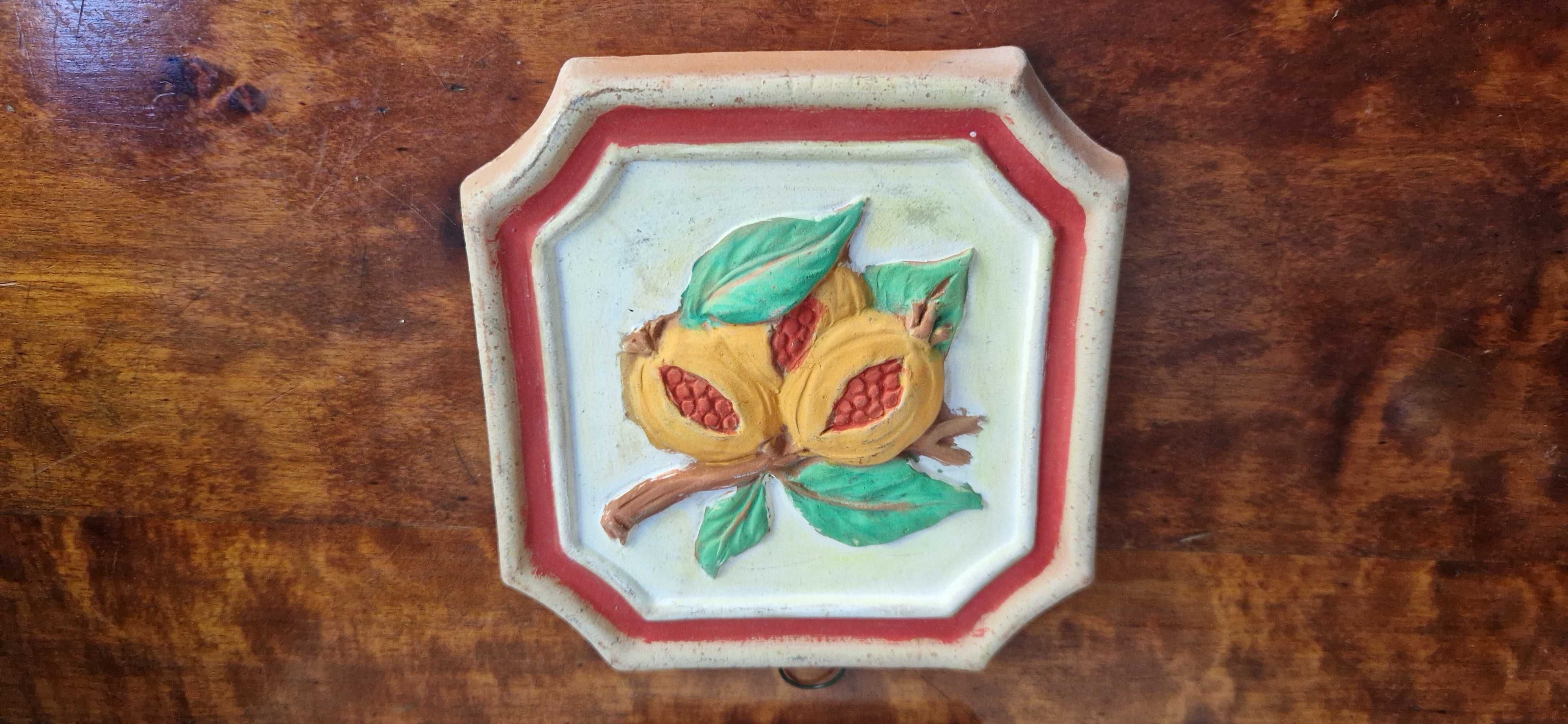 Kafle z terakoty plaskorzezby owoce dekor boho Italy antyk