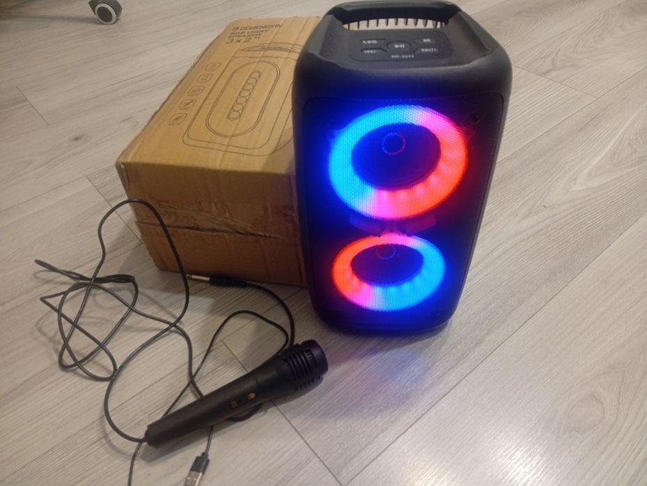 Przenośny bezprzewodowy głośnik z mikrofonem