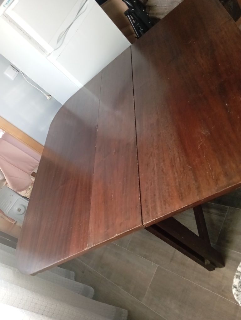 Mesa dobrável em madeira