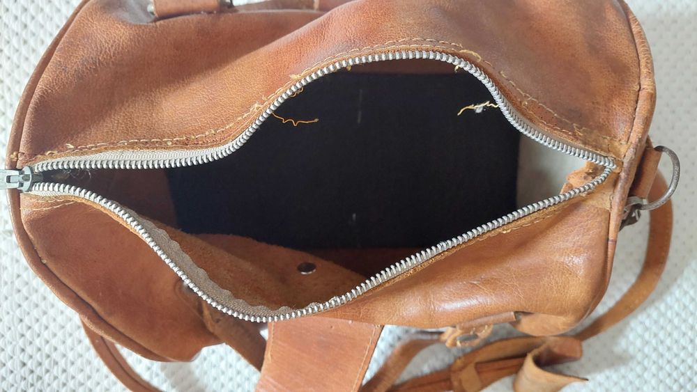 Mala vintage em pele para senhora