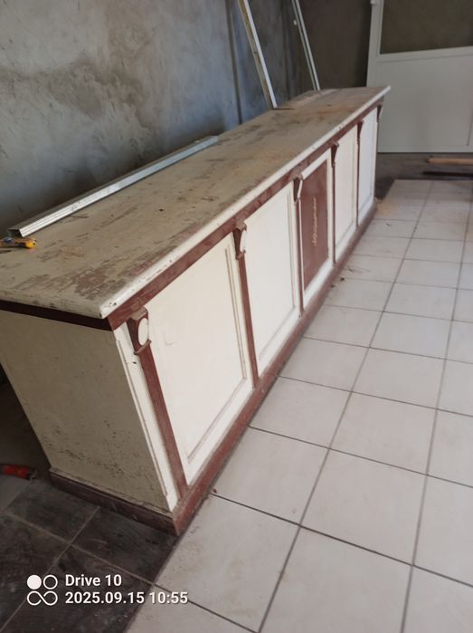 Lada sklepowa ponad stuletnia