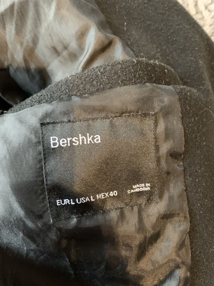 Płaszcz zimowy marki bershka