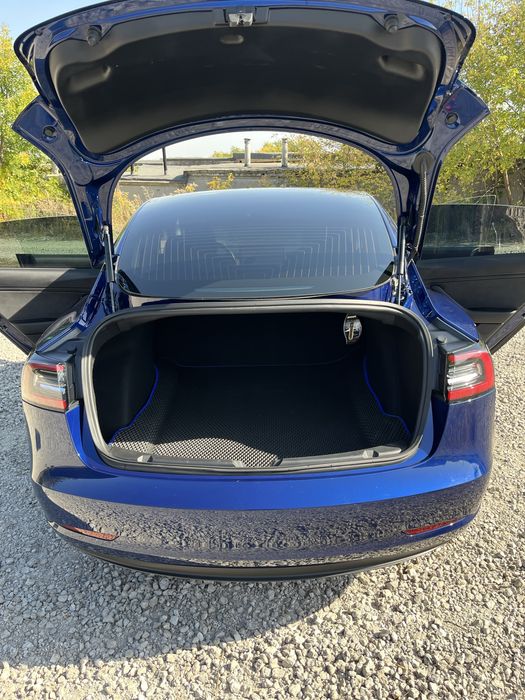Продам Tesla model 3 конец 18 года
