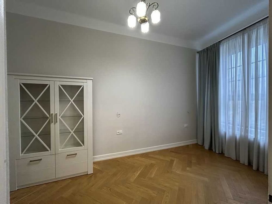 вул. Стецька-Саксаганського. Центр Львова. Світло НЕ вимикають. Оренда