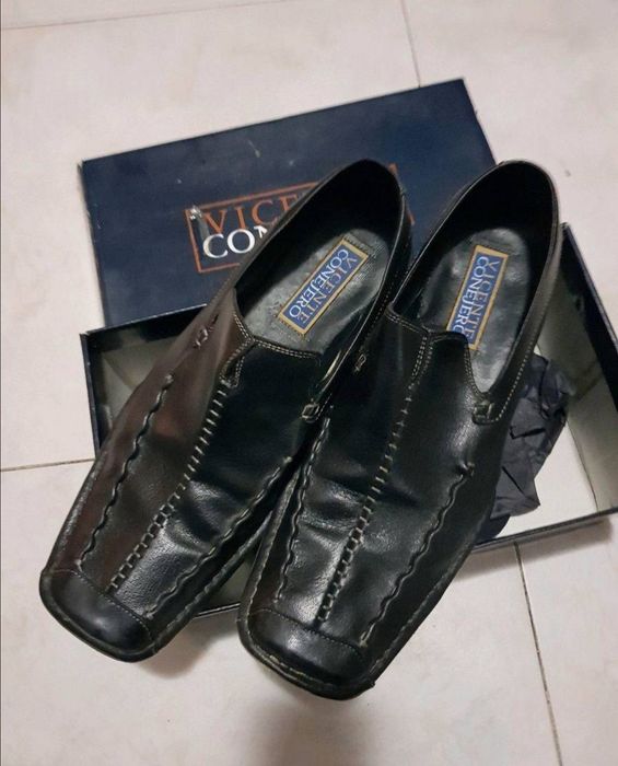 Sapatos Vicente Conejero tamanho unico 42