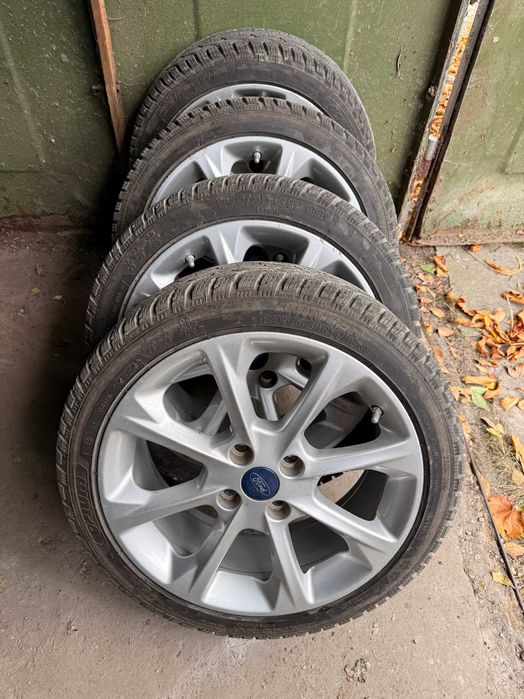 Продам зимнюю резину Orium 205/45 R17 на легкосплавных дисках Ford