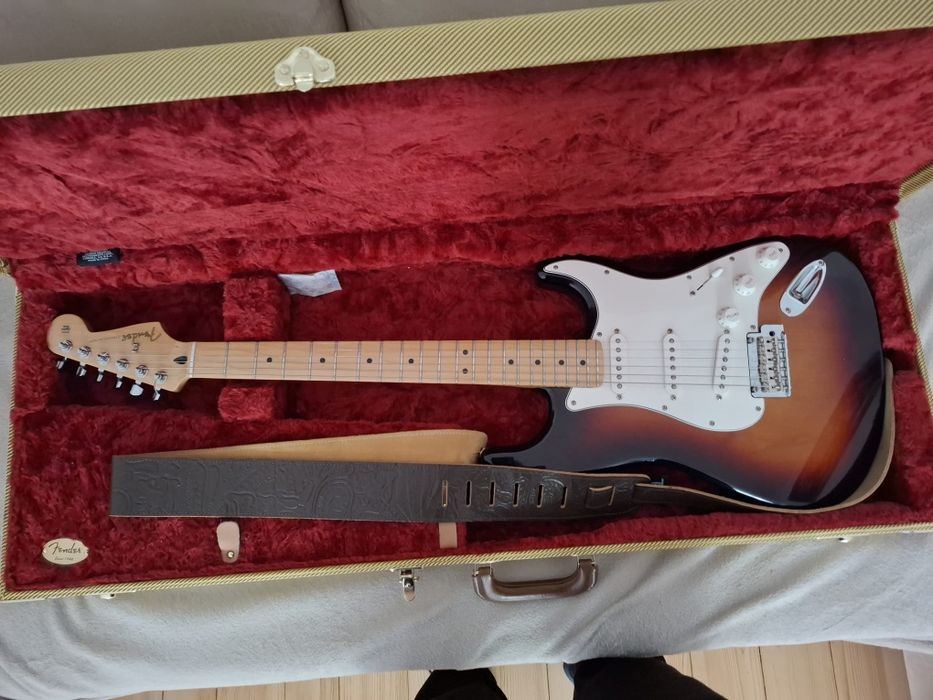 FENDER Stratotaster player rocznik 2019.
