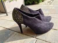 Buty damskie z cwiekami 42 jak nowe