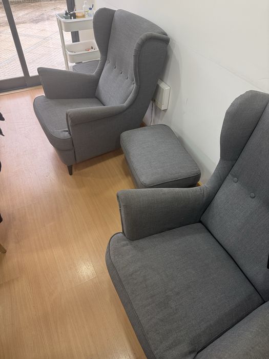 Poltrona com repousa pes