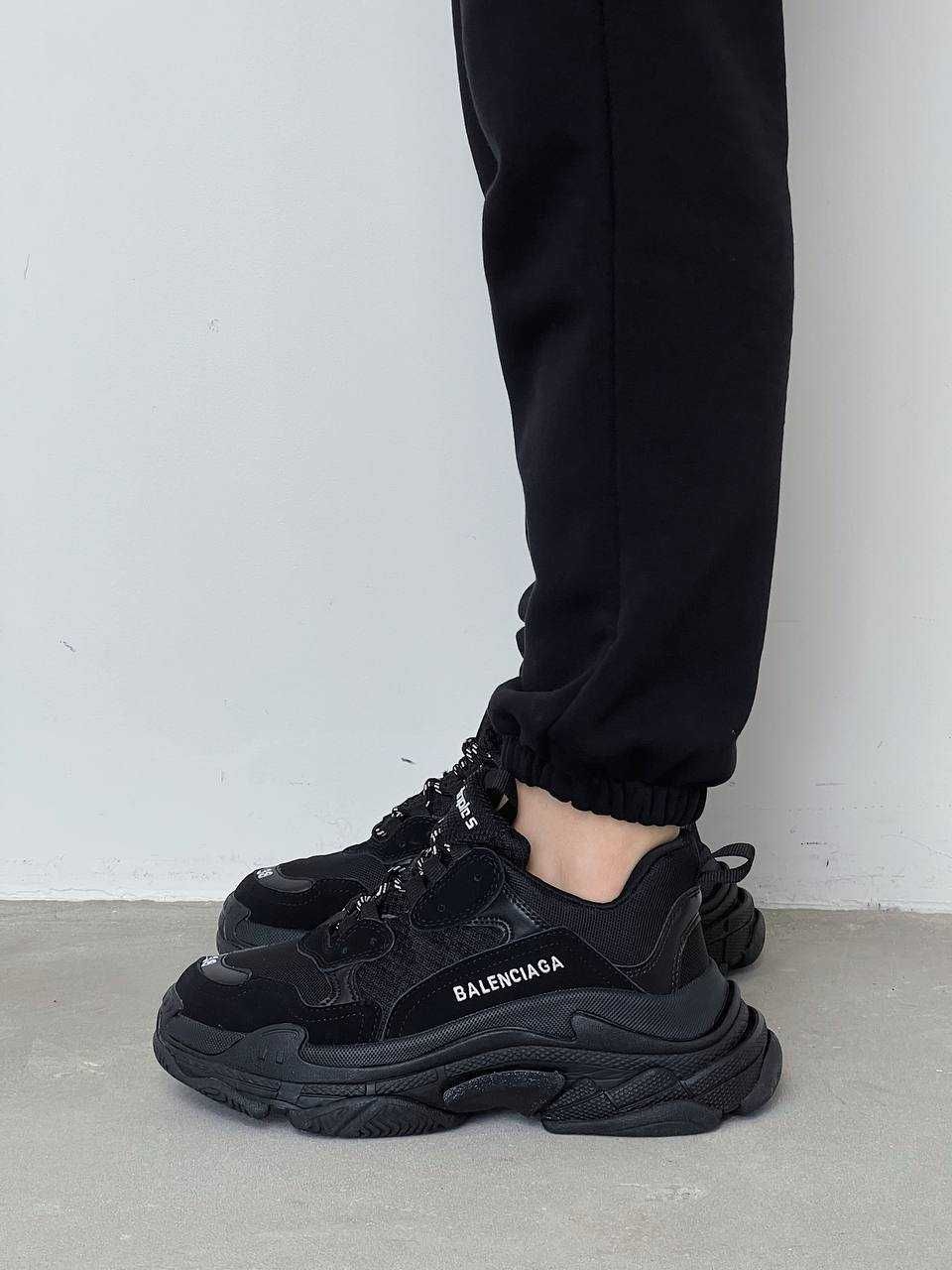 Жіночі кросівки Balenciaga Triple S чорний  Bl011 ЗНИЖКА