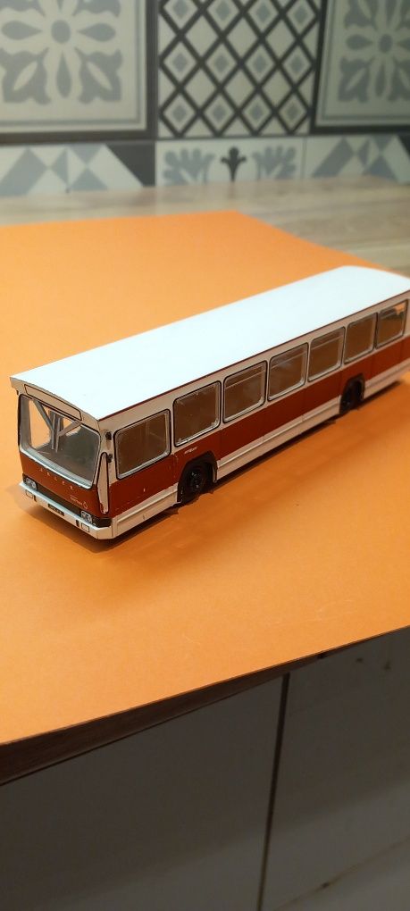 Model Jelcz Berliet  skala 1:72  Stan bardzo dobry
Długość 23 cm
Szero