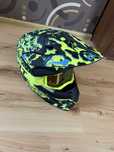 Kask na crossa.