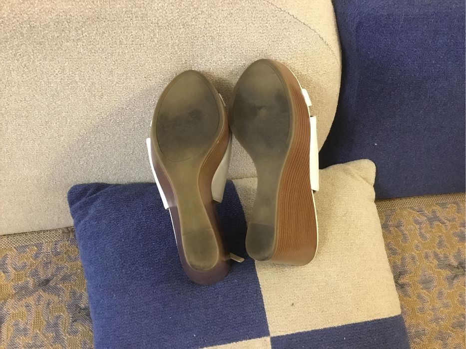 Босоножки женские