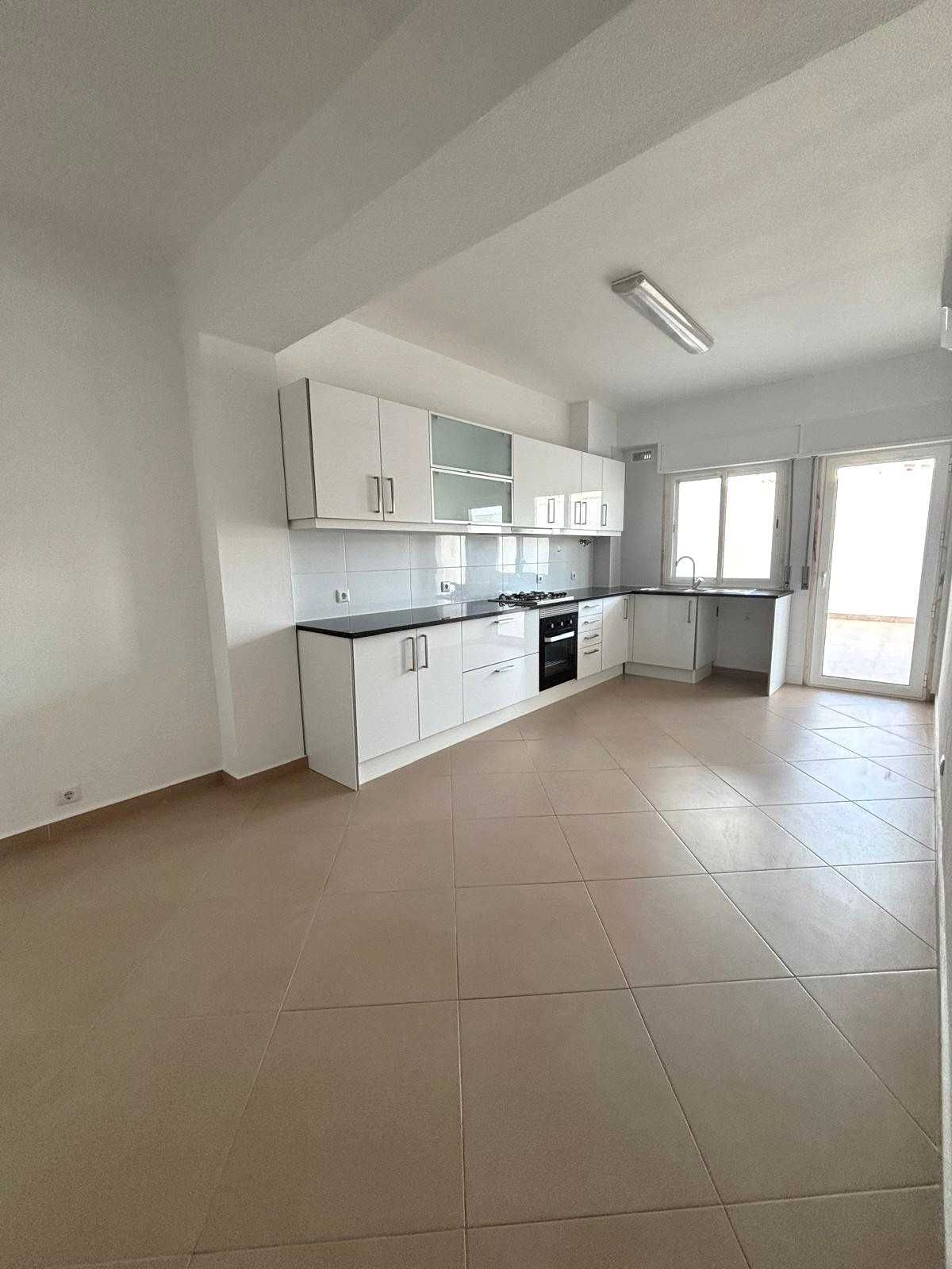 Apartamento T3 Arrendamento Anual – Loulé