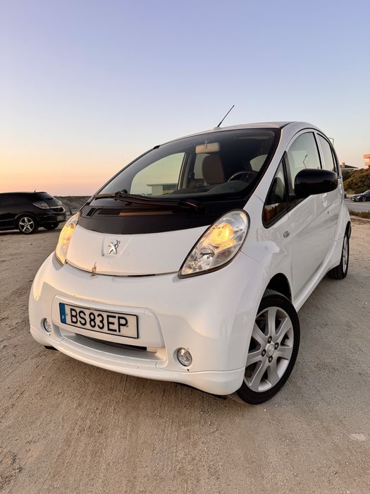 Peugeot iOn  2012