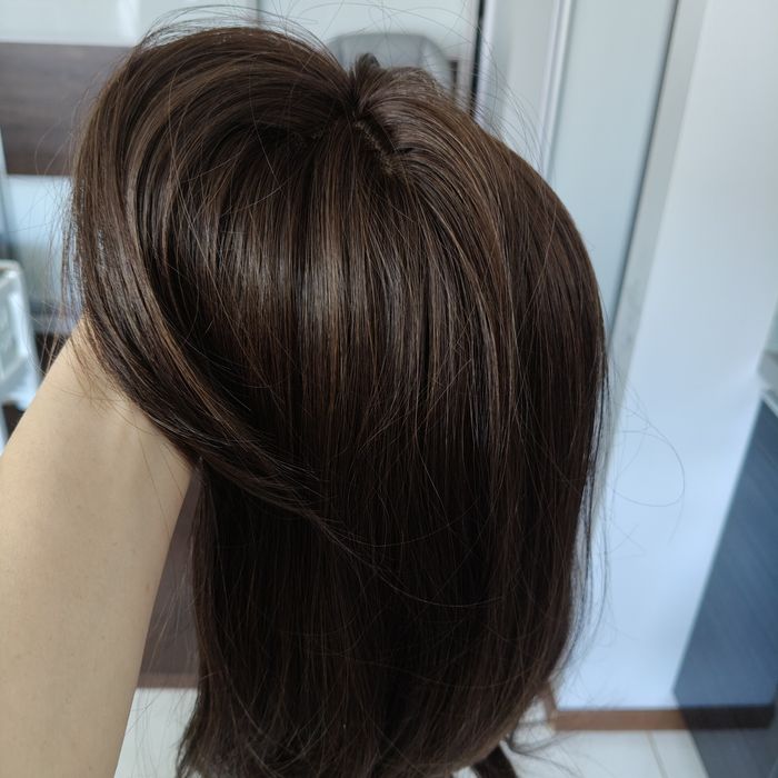 Peruka włosy syntetyczne kolor  brąz, refleksy