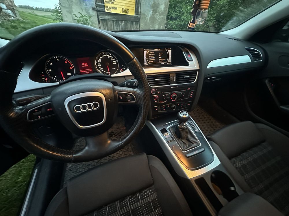 Audi A4b8 2.0 tdi 170km