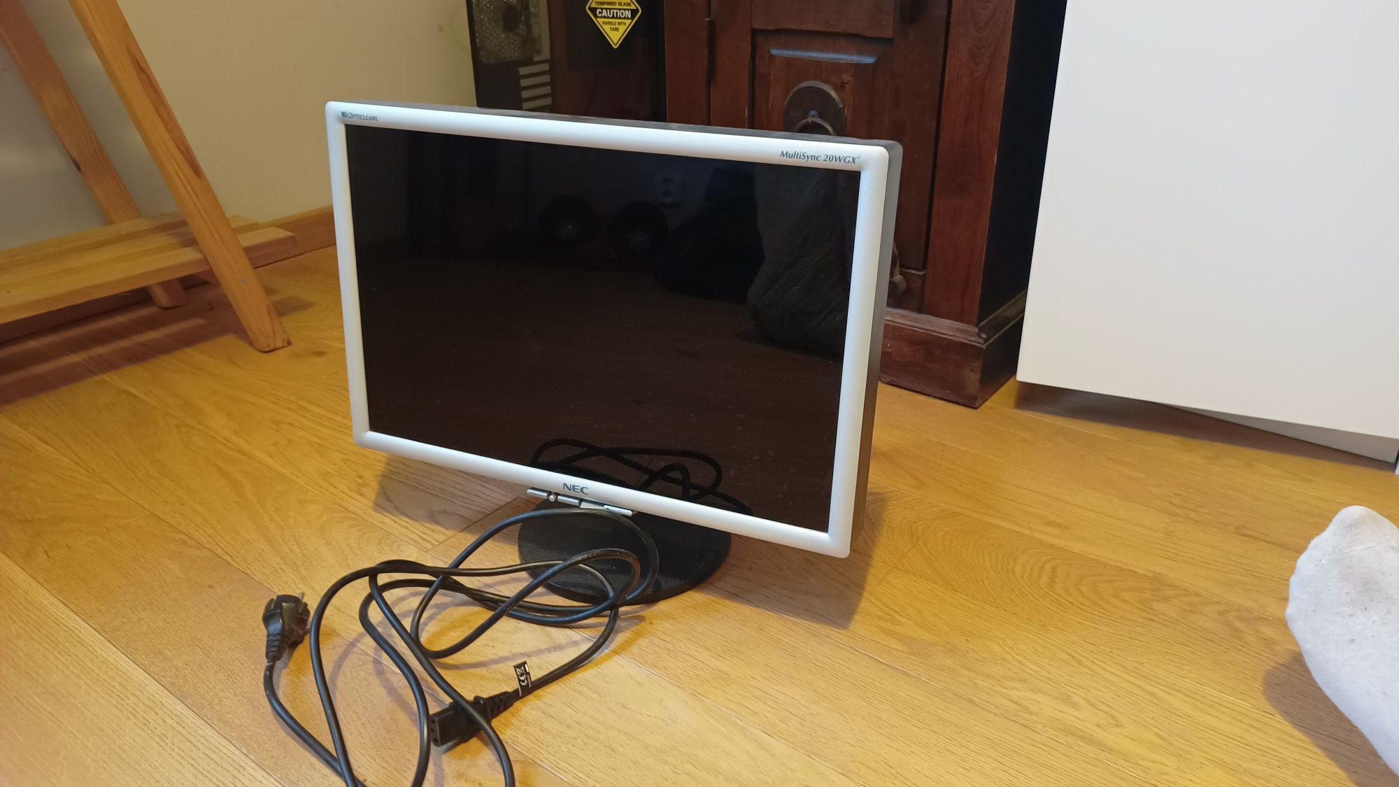 Oddam monitor NEC z zasilaczem, stan używany