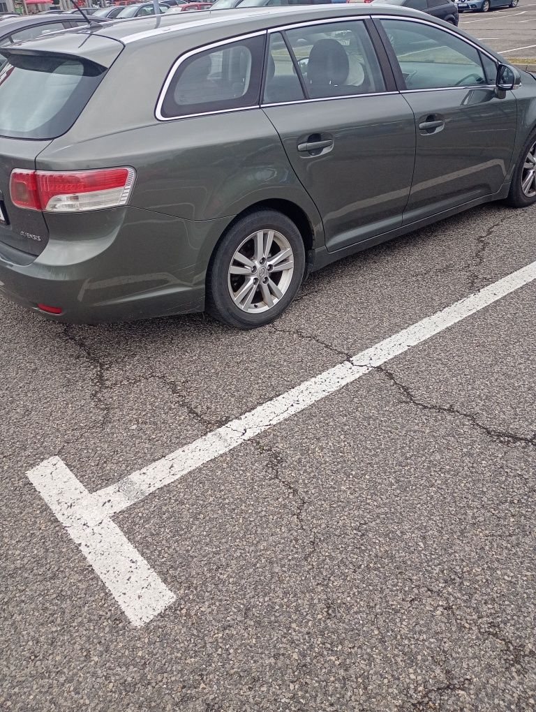 Avensis T27 opłaty rok salon PL 2.0D Do Soboty