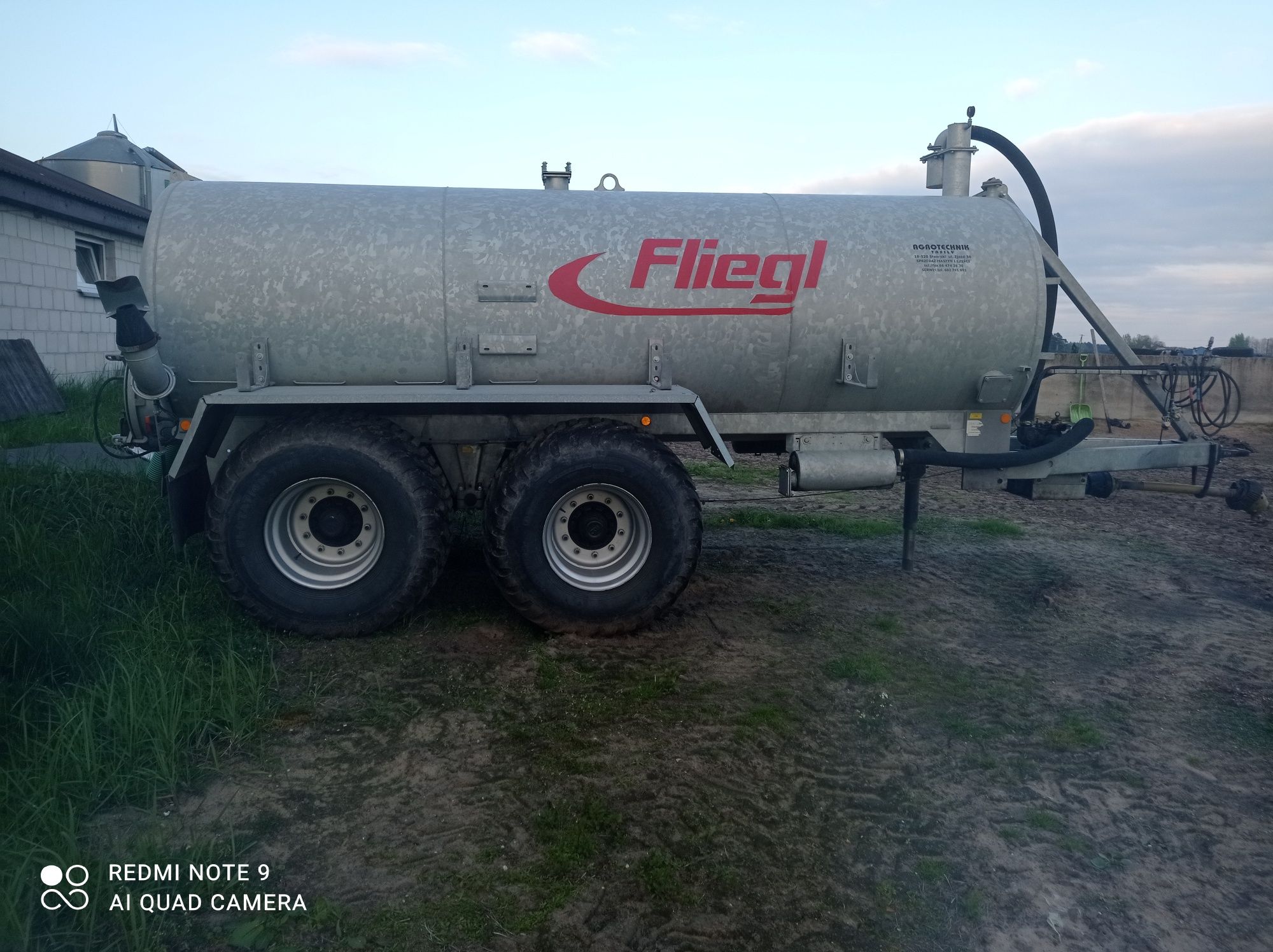 Beczkowóz fliegl 10600l