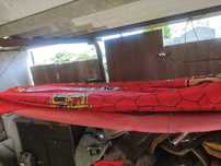 Prancha de surf long bord com marcas de uso