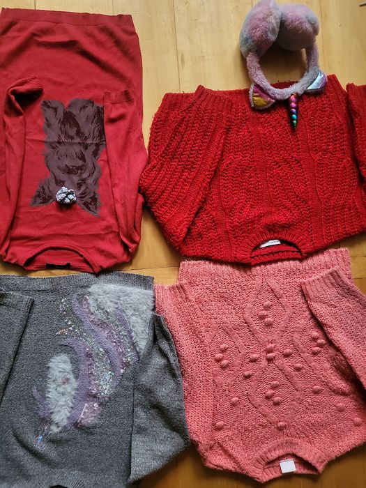 Cztery sweterki dla dziewczynki r.  128-134