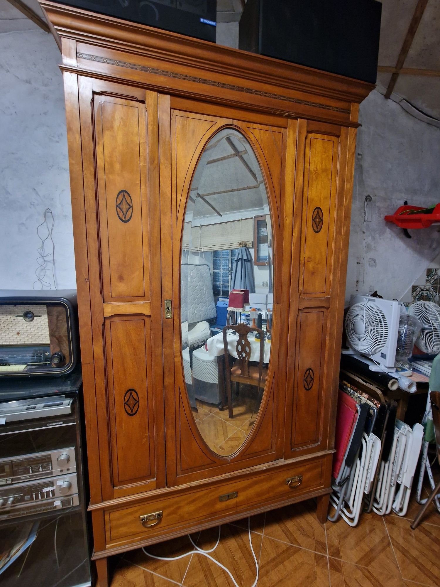 Quarto completo em pau cetim. (7 Móveis) (Vintage)