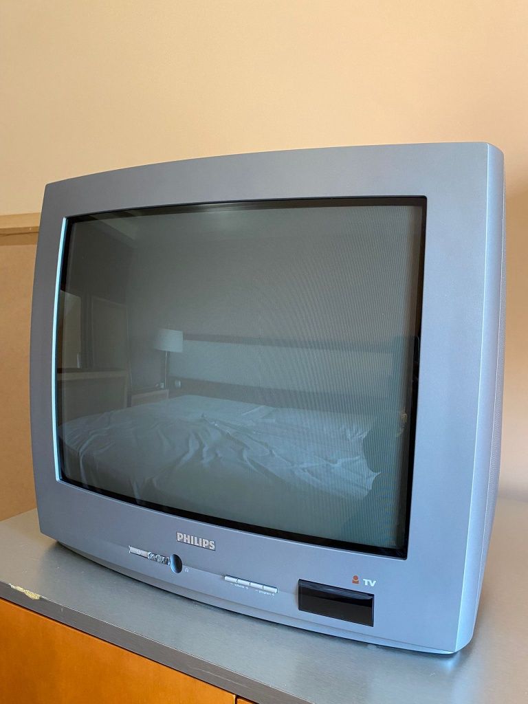 Televisão Philips com comando