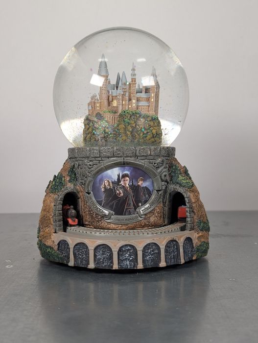 Harry Potter Podróż do Hogwartu kula śniegowa z pozytywką kolekcjoner