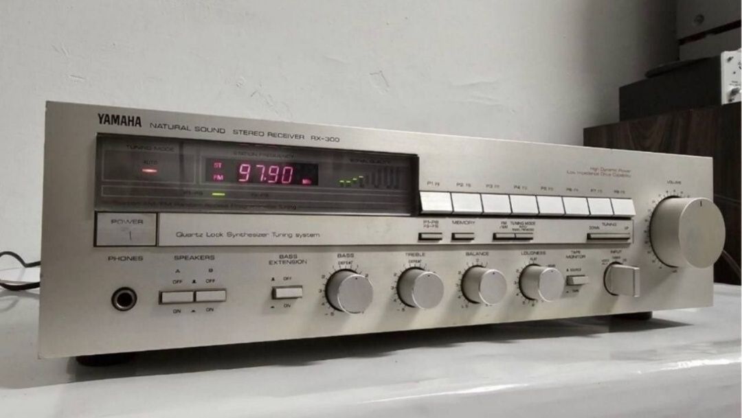 Amplituner Yamaha R-300. Made in Japan