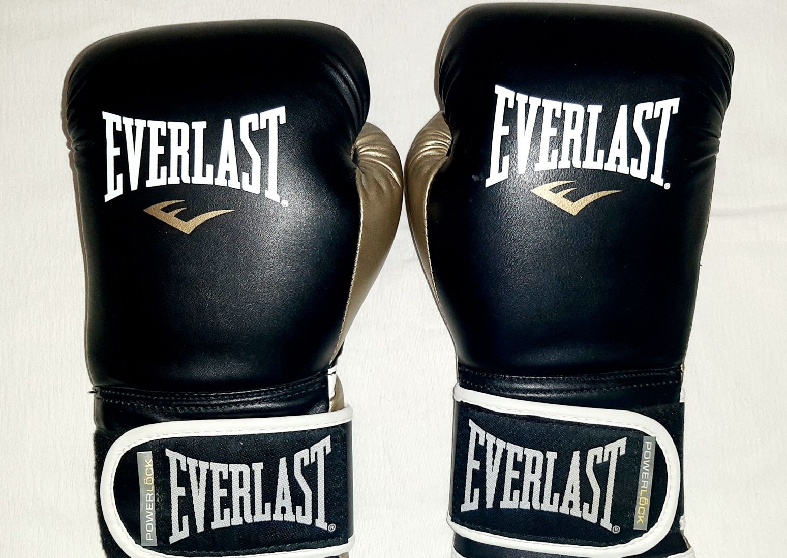 Боксерские перчатки Everlast 14 унций